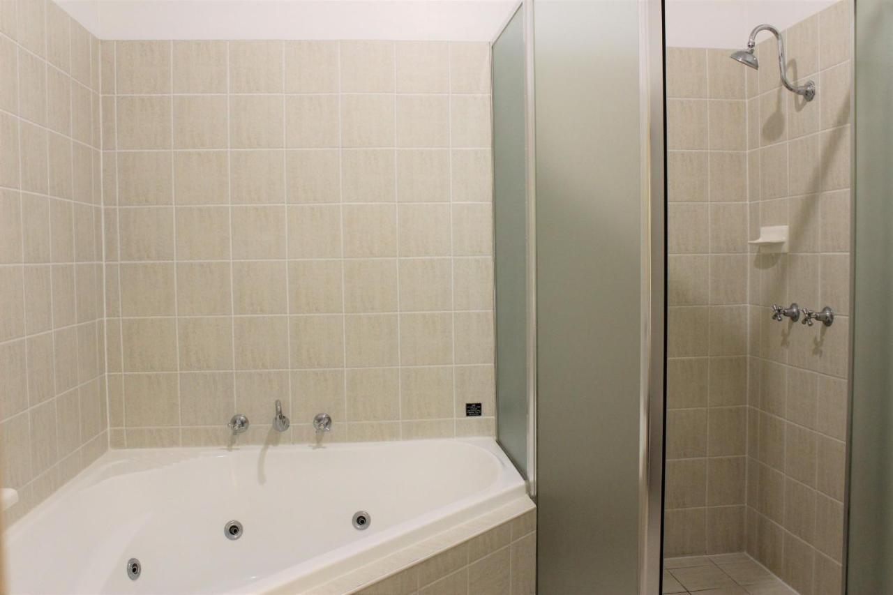 Carlyle Suites & Apartments Wagga Wagga Luaran gambar