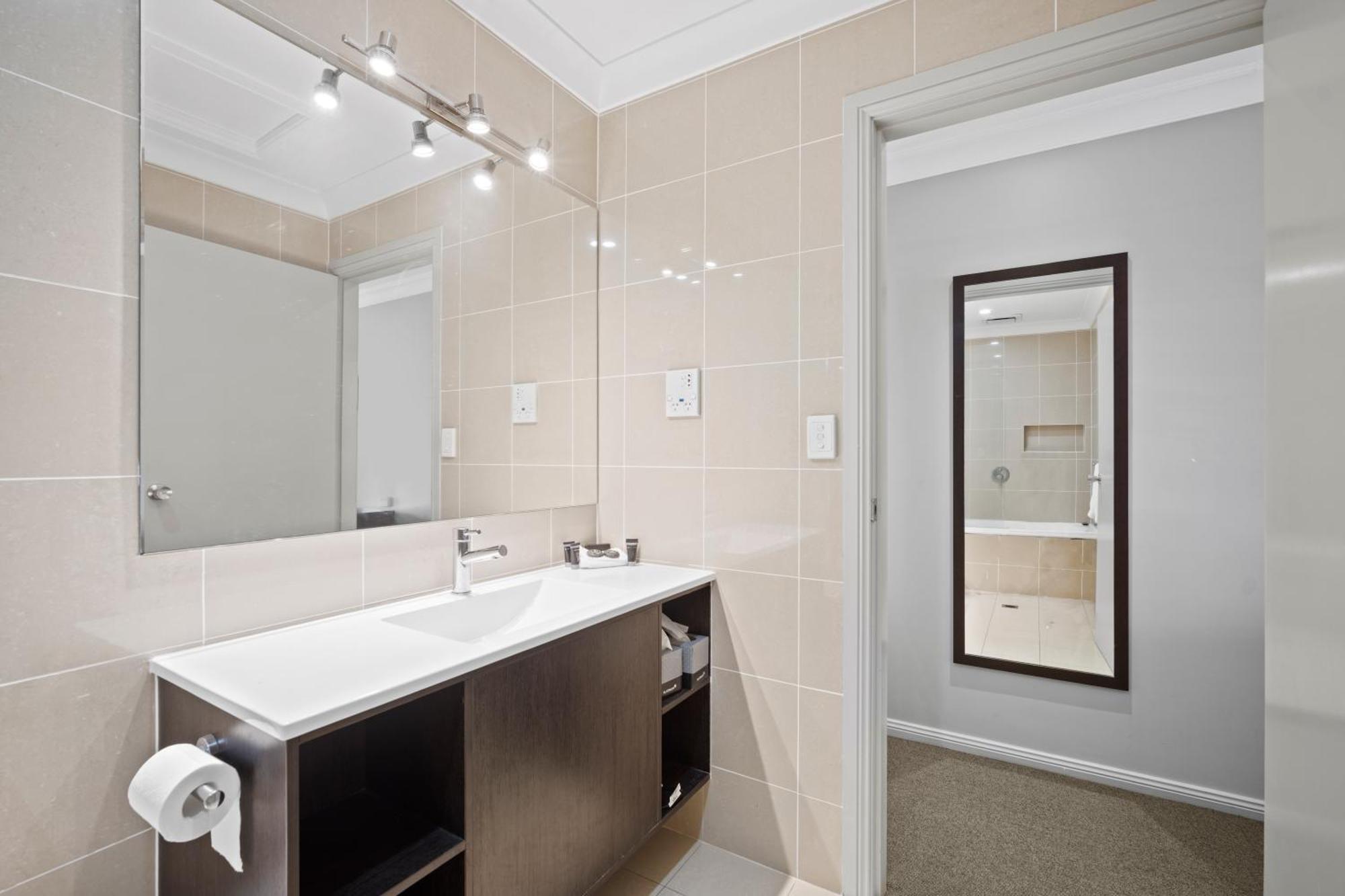 Carlyle Suites & Apartments Wagga Wagga Luaran gambar